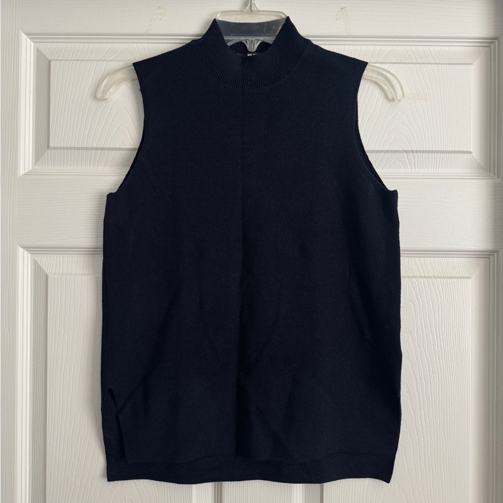 Uniqlo Dark Knit Turtleneck